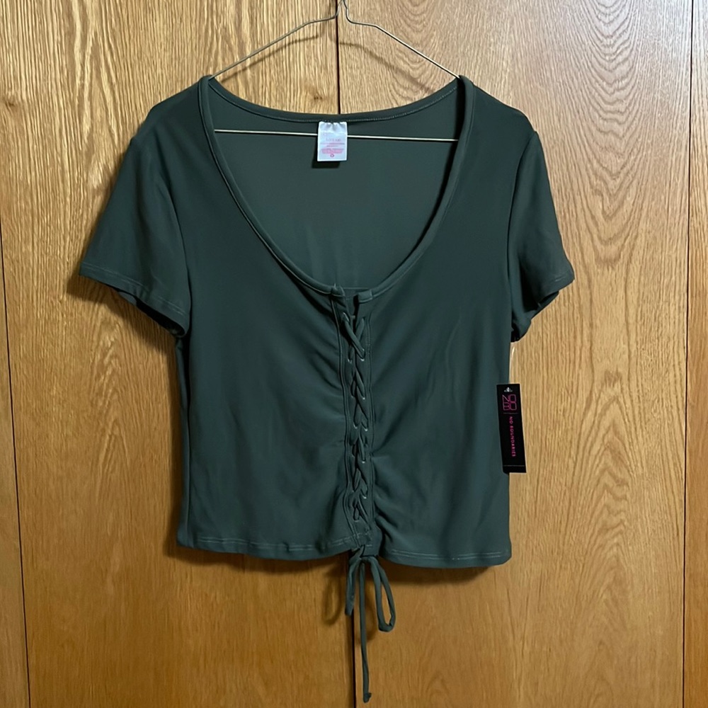 Brand New L Green Top